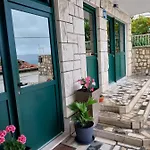 Sobe Kraft 2 Apartamento Živogošće